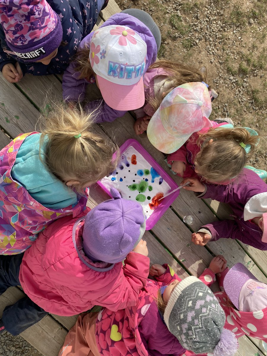landry71's tweet photo. A little fun colourful science experience this morning … taking inside activities outside is so fun! Thank you for wonderful warmer weather @DSES_school @HRCE_NS #getoutside #science #colormixing https://t.co/11kbPfQY8E
