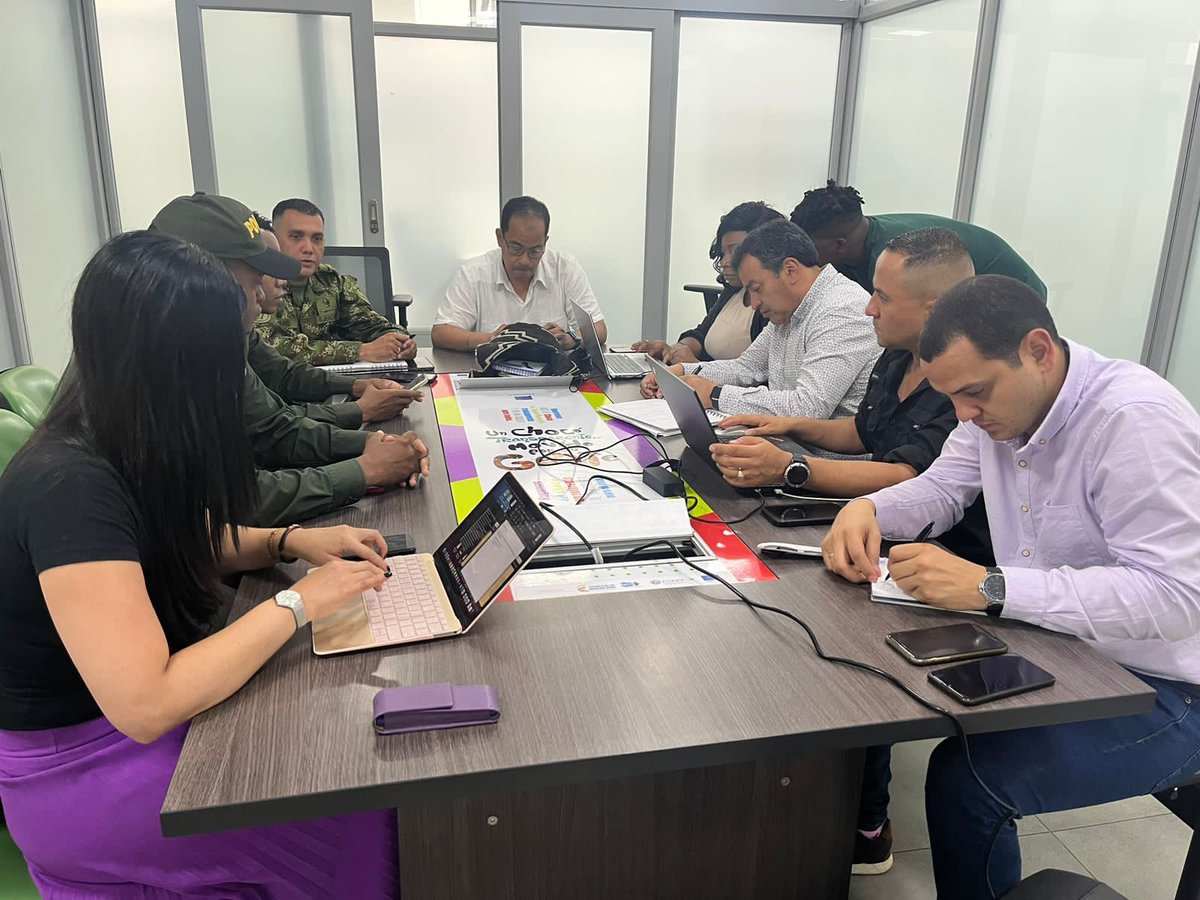 GobChoco's tweet image. #CICH🚨| Secretario del Interior @josellinas70 participa en la Sesión Ordinaria del Comité de Derechos Humanos en torno a la Comisión Intersectorial para el departamento del Chocó. 

En el encuentro: ⬇️