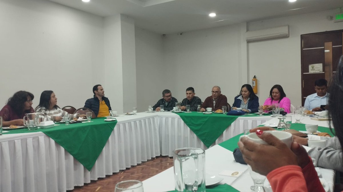 Ochavesbra's tweet photo. #AEstaHora, nos reunimos con representantes de las Asociaciones Sindicales #UNASEN, #SIMANA, #ASEGETRAN. Así generamos alianzas con las Organizaciones Sindicales de #LaGranCapital
@GERMANCHAMORRO1
@alcaldiapasto
@AndresPB1981 https://t.co/VrDOP8urVu