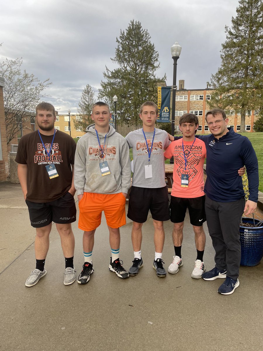 TeaganWerner5's tweet photo. Thanks for hosting us! It was great! Can’t wait to be back for camp! @willanglin13 @ABFootball @CoachEverhart https://t.co/P5QUYkv5BQ