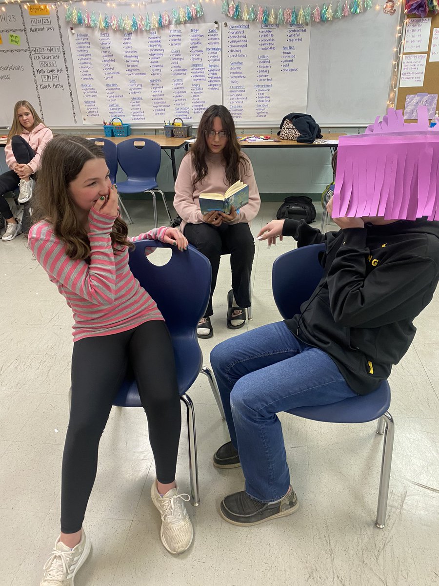 lauren_allinder's tweet photo. Highlights from today’s Tableaux presentations - I even had the pleasure of being included in a few! #AllindersAngels ROCK! @TweetDCS_HMS #TigersToTheTop https://t.co/NryO8f9MlQ