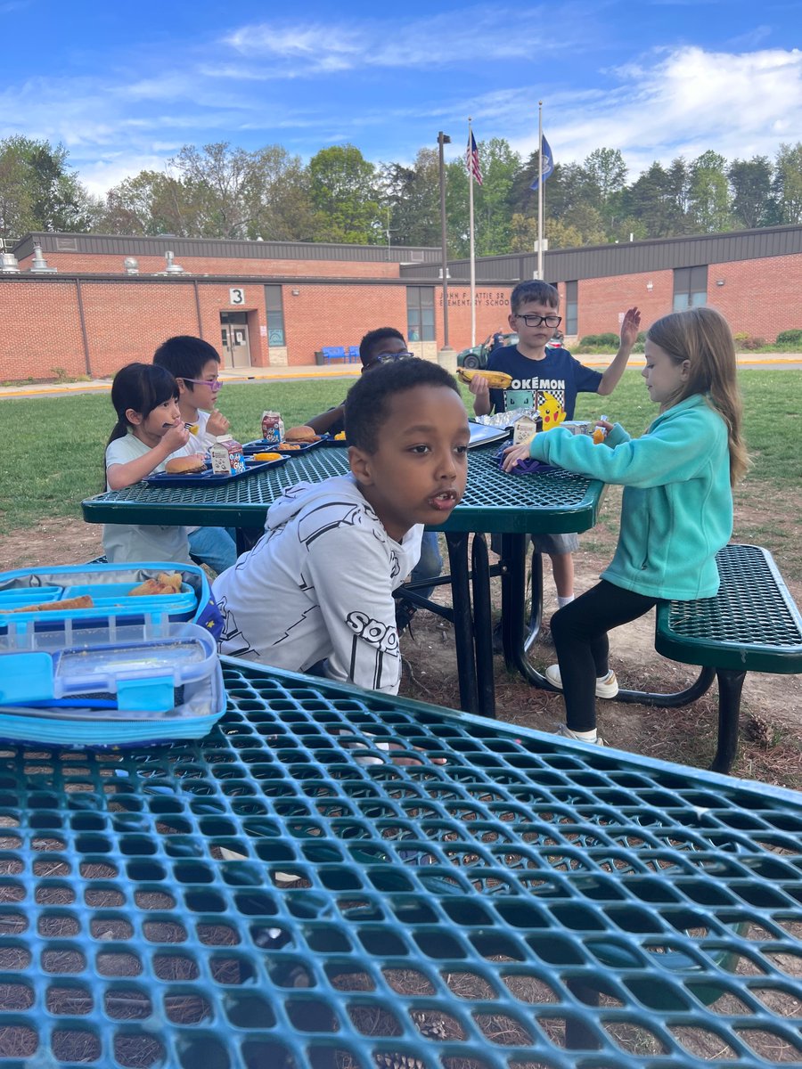 Mrs. LutjensLittleLearners tweet media