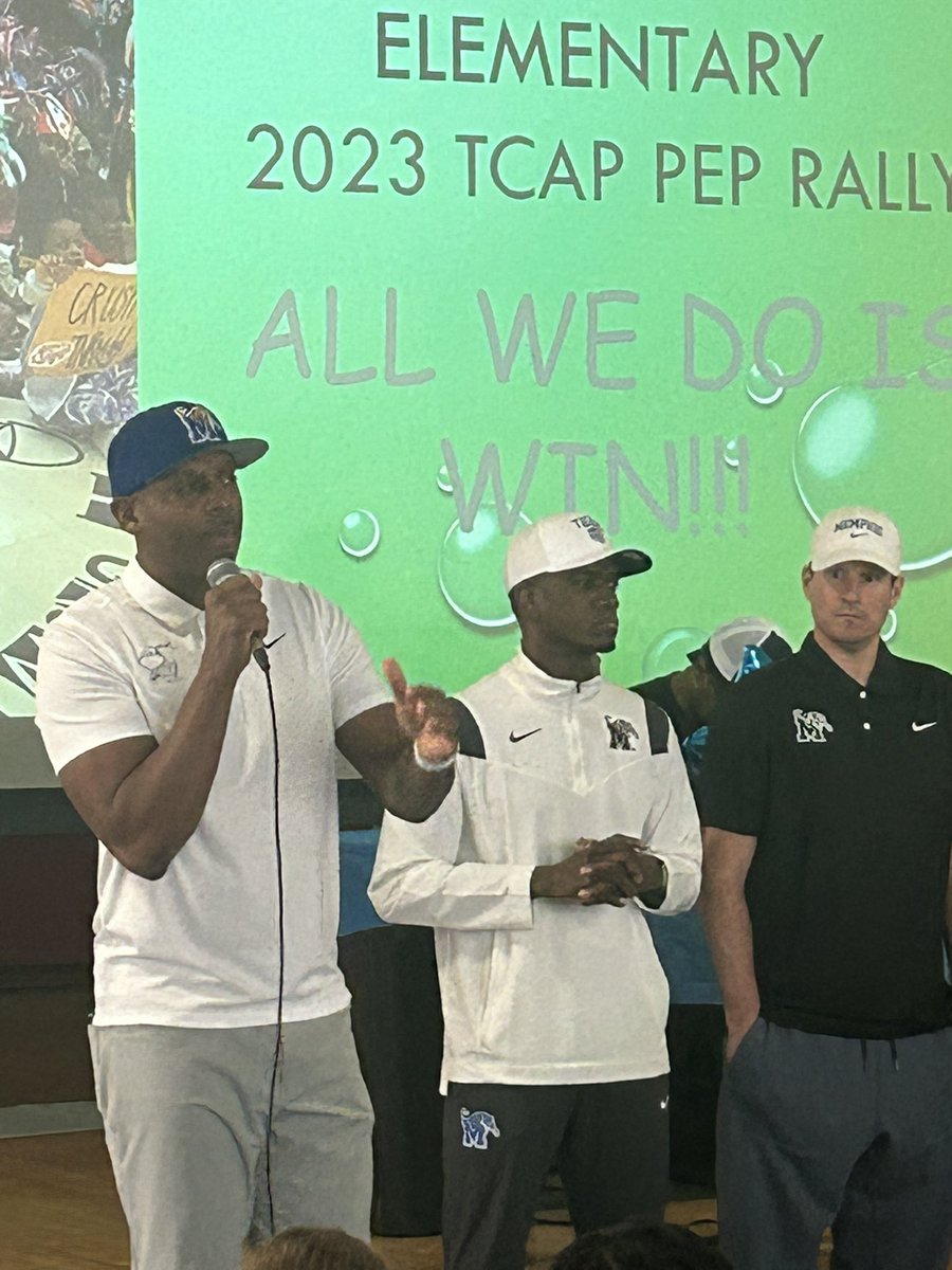 dteskyscrapers's tweet photo. We would like to extend a very special thank you to @Iam1Cent for speaking at our TCAP Pep Rally! You truly are an inspiration and we appreciate you giving back to our boys and girls!! 💚💙💚💙#TCAPREADY @BrandyeWilliam1 https://t.co/SLuSqaPkiV