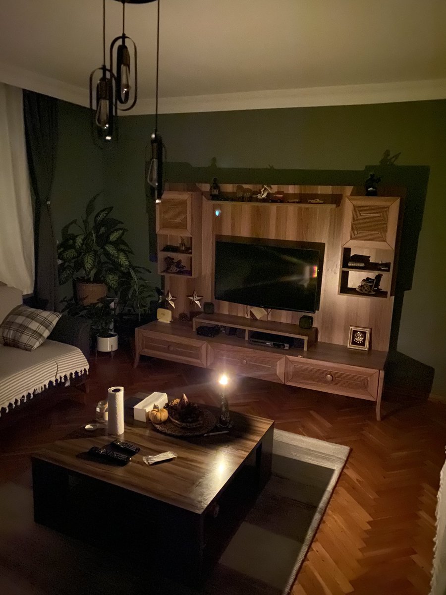 çarşamba günü saat 11 civarından beri elektrik yok, defalarca arayıp bildirmemize rağmen hareket eden de yok! istanbul avcılar denizköşklerde bir apartman 62 saattir elektrik alamıyor! ramazan ayında insanların yaşadığı duruma bak, bedaş’ın rahatlığına bak! ⁦<a href="/BEDASDestek/">BEDASDestek</a>⁩