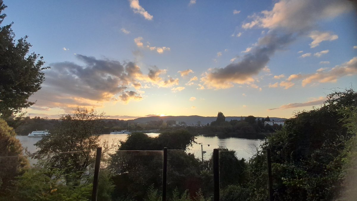 PattyCeverio's tweet photo. Otro atardecer de #Valdiviacl https://t.co/JCo1GTscqB