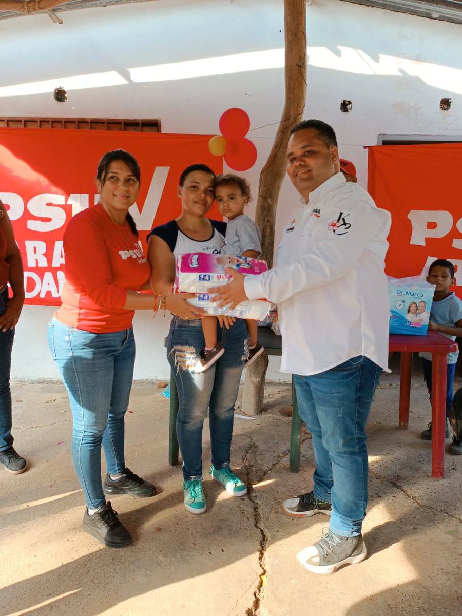 AIDELYSOYON's tweet photo. #14deAbril| Dando cumplimiento a las políticas de gobierno emanadas por el Pdte. @NicolasMaduro nuestra Gdra. @Soykarinacarpio el equipo político @PSUVOFIURDANETA @PartidoPSUV @PsuvAragua_ofic y @suaf_ve nos dirigimos al sector Guabina a realizar una jornada de atención integral https://t.co/QIkEGBcPGv
