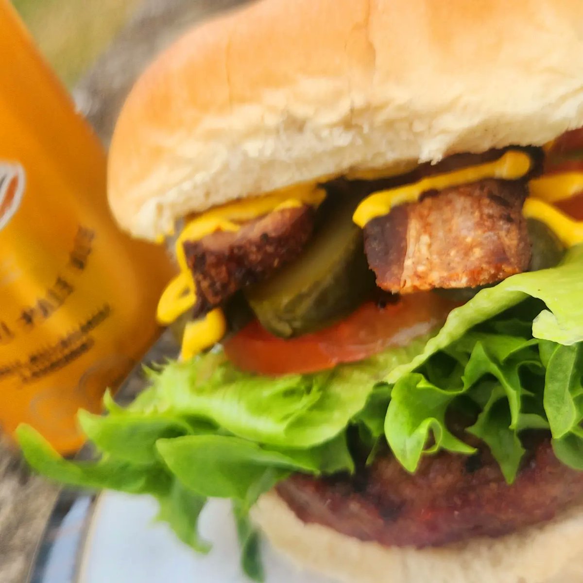 MikesBBQ3's tweet photo. 🍔🐷🐂 Bacon Burgers 🍔🐂🐷
The homemade bacon on these was a homerun!!!
So frigging delicious!!!
All cooked up on the @broilkingbbq
#Regal
#mikesbbq3 #deliciousmeat #broilkingregal https://t.co/9vwAPi7YZt