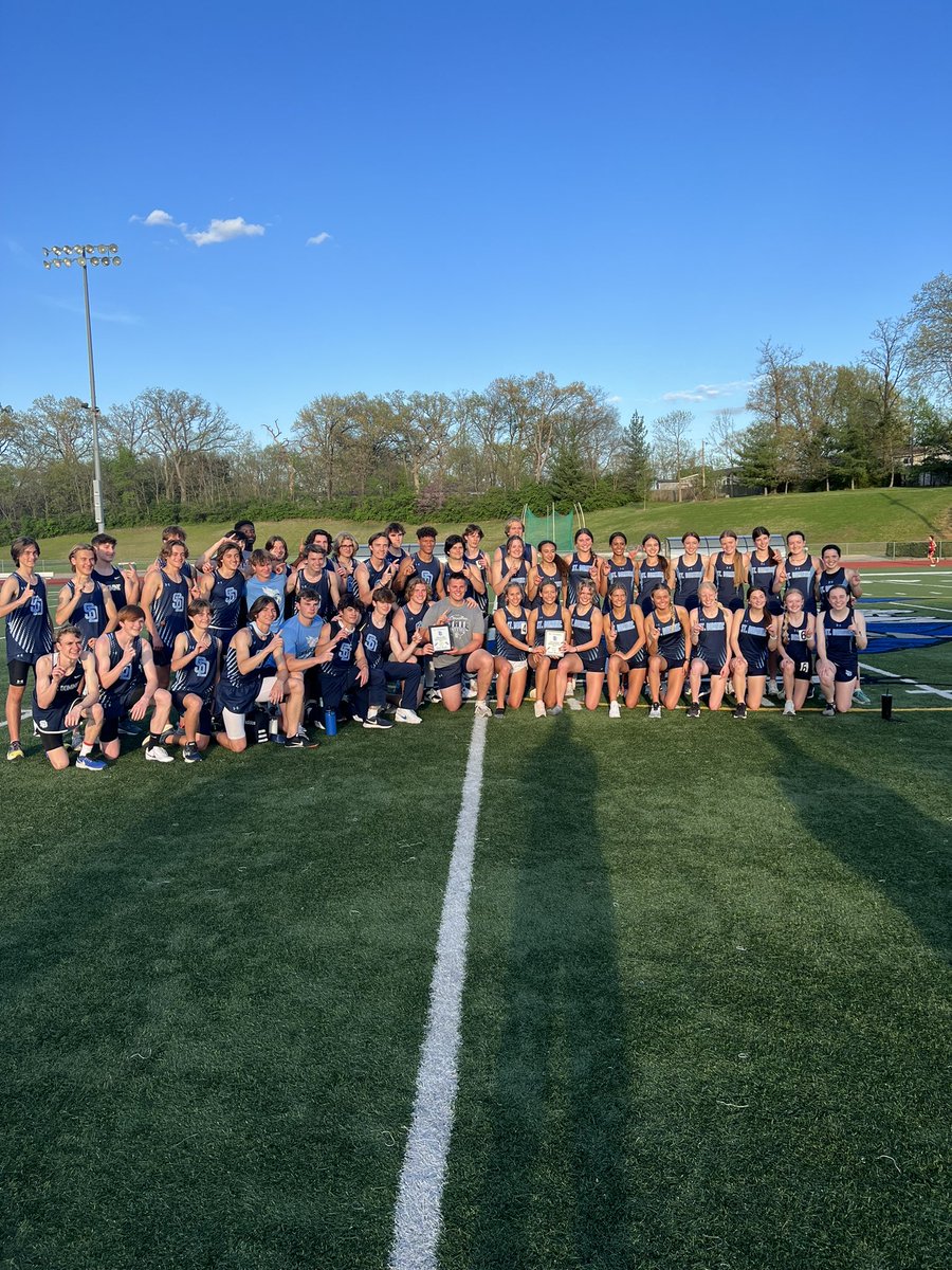 St. Dominic Invitational WINNERS! Both boys and girls <a href="/sdhsxc/">St. Dominic XC + Track</a> take first place 🥇 🏆