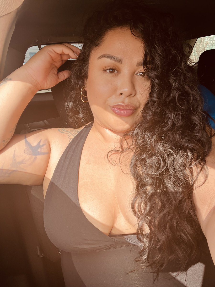 lynnXsavage's tweet photo. Kicking off My Birthday Weekend #AriesGang https://t.co/gVL5vFZlKs