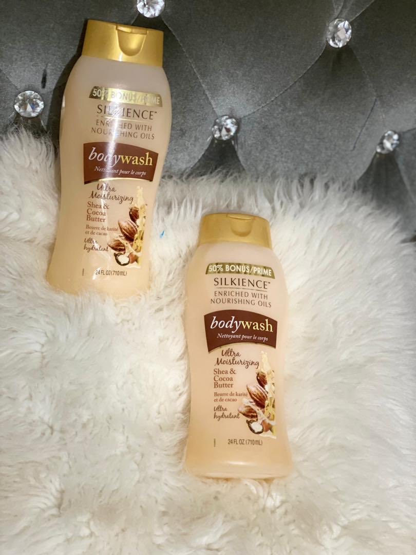 Tra_Pub's tweet photo. Profitez de nos produits pour avoir un teint propre et lumineux 

—gel nettoyant et exfoliant pour le corps 
—lait de corps Dermasil : coco , aloe vera
—Huil de coco 
2.500f  l’unité https://t.co/LDmUkqHOQ6