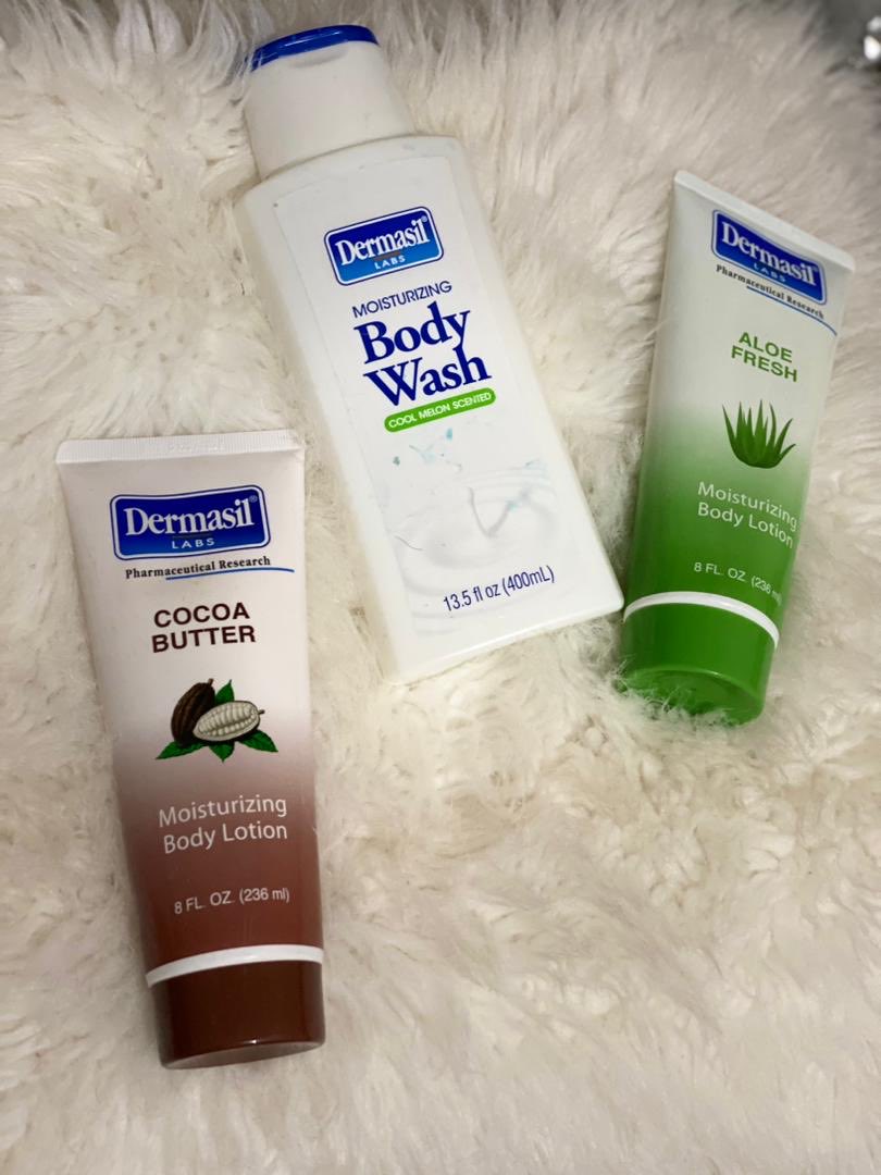 Tra_Pub's tweet photo. Profitez de nos produits pour avoir un teint propre et lumineux 

—gel nettoyant et exfoliant pour le corps 
—lait de corps Dermasil : coco , aloe vera
—Huil de coco 
2.500f  l’unité https://t.co/LDmUkqHOQ6