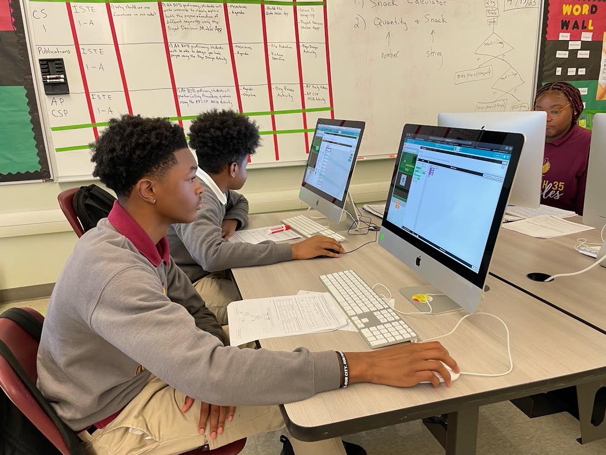 LoynoSCD's tweet photo. The Wolf Pack meets the Roneagles! The #LoynoSCD donated a few updated computers to the students at @McDonogh35 (our amazing director’s alma mater) for their AP computer science classes and design units! We can’t wait to see the work they’ll create! 🐺🦅 https://t.co/8yM2daDhqj