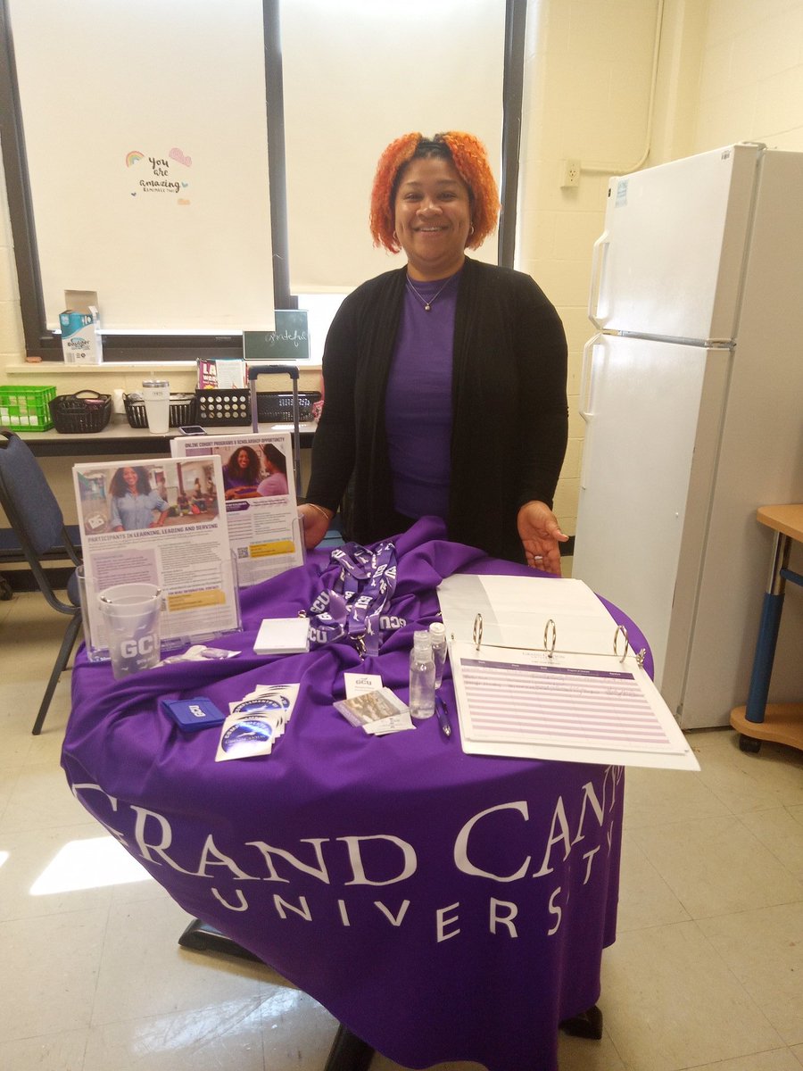 OakhavenElemen1's tweet photo. Thank you @GrandCanyonEdu for coming out to our school this week to share information.
 #FinishStrong #strongertogether #mscsis901 https://t.co/C3C7QmeQ2S