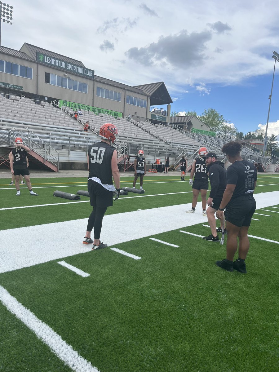 Gtown_Football's tweet photo. 𝐏𝐑𝐀𝐂𝐓𝐈𝐂𝐄 𝟖✅
#TheProwl Continues!

#TigerPride🐅 | #TheProwl https://t.co/HL1GTxk15y