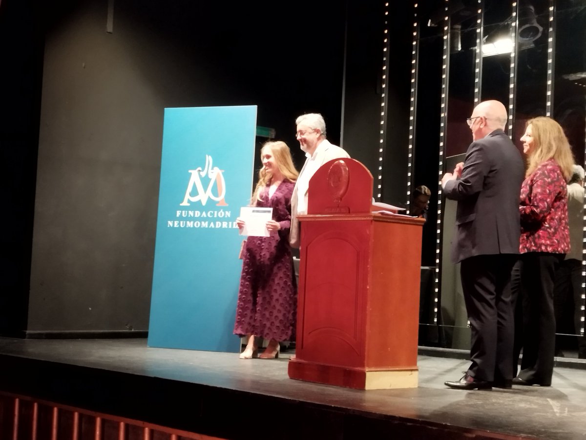 HrcServicio's tweet photo. Terminamos el #congresoneumomadrid con dos  premios: al mejor caso clínico y a la mejor comunicación oral. Muchas gracias a @NeumoMadrid Nos vemos muy pronto! @AldaraGarciaNM https://t.co/xZ13rrqWmT