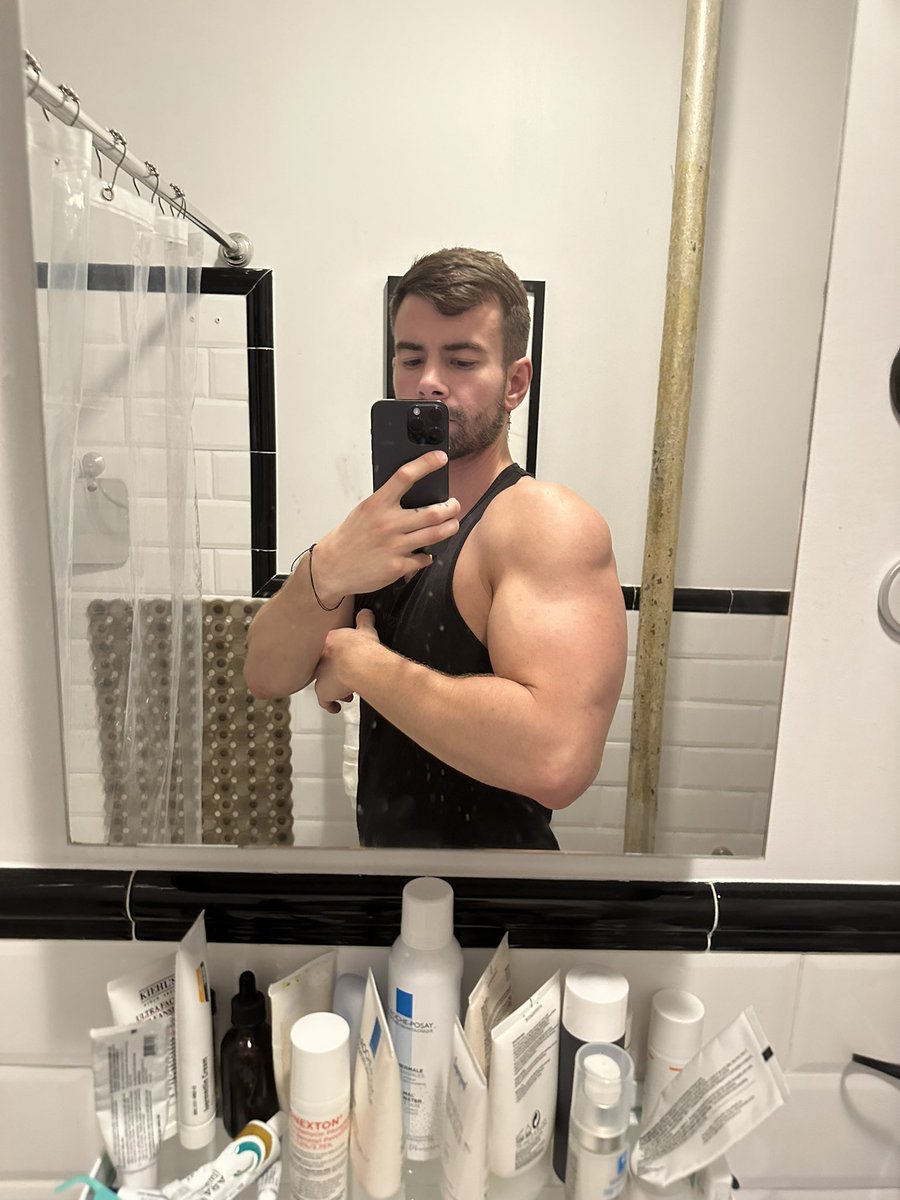 Parker Nolan on Twitter: "Today was leg day"