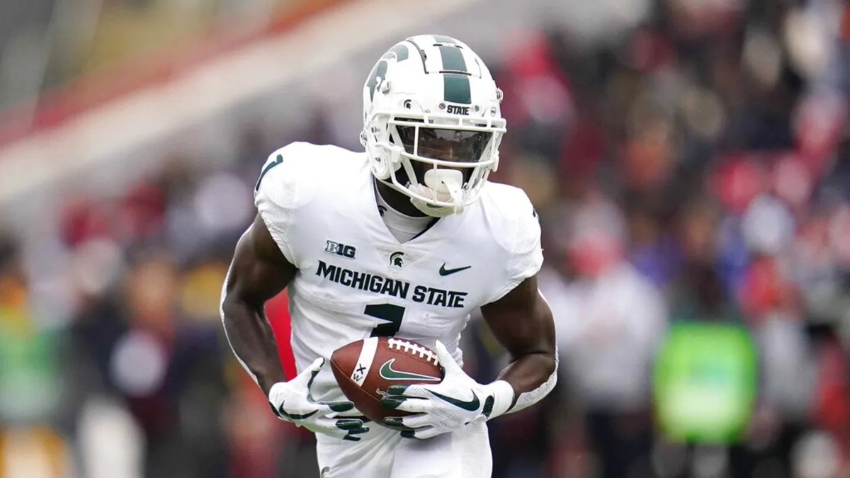 dawsonmass's tweet photo. @MSUUniTracker Definitely these with Reed’s Senior bowl helmet! #GoGreenUniform https://t.co/nm5nzWoy9G