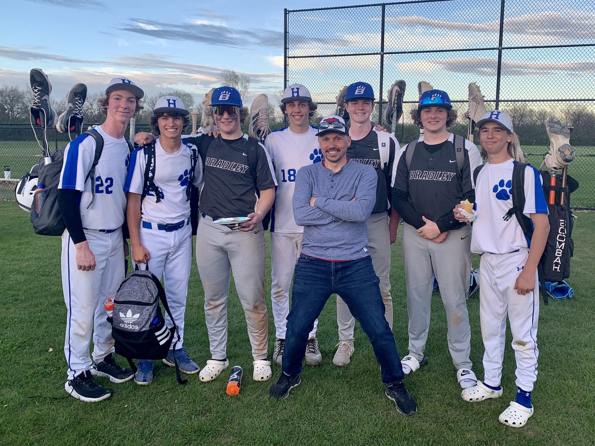 Great two game series between Hilliard Bradley and Davidson freshmen baseball teams and a fun reunion for our Mustang summer ball team! ❤️⚾️