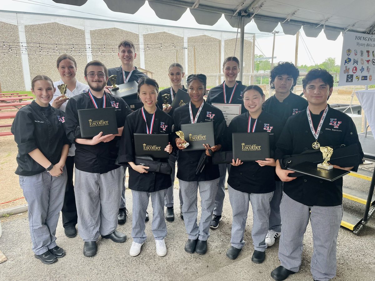 GISD_Culinary's tweet photo. I am so proud to announce that East View Culinary won 1st and 2nd out of 47 teams at this years Escoffier Mystery Basket Competition!!! What a perfect way to close out competition season!!! @GeorgetownISD @escoffierschool https://t.co/kePsJgv2xJ