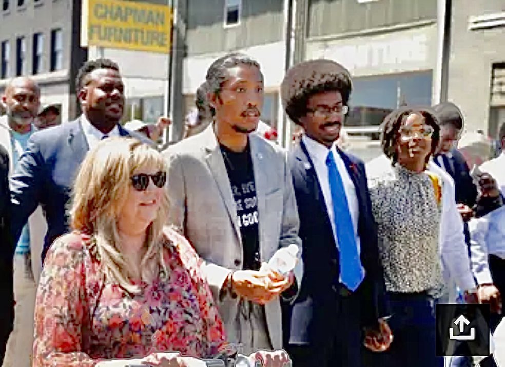 jeanquan's tweet photo. Now that the #Tennessee3 are back, can #Tennessee legislators discuss the #Democratic #gunreforms proposed? https://t.co/dfDhw42rbV Or will they refuse to consider them while more die? https://t.co/uw0DdLLkVx