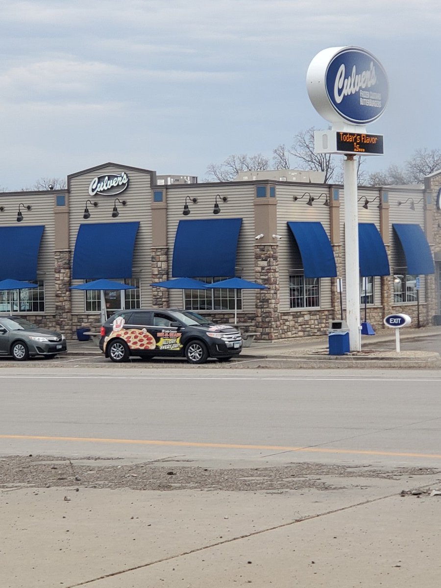 Looks like @LittleCaesars likes the #ButterBurgers hot &amp; fresh. (at @Culvers in Saint Cloud, MN) swarmapp.com/c/8gjr7U4jSSc