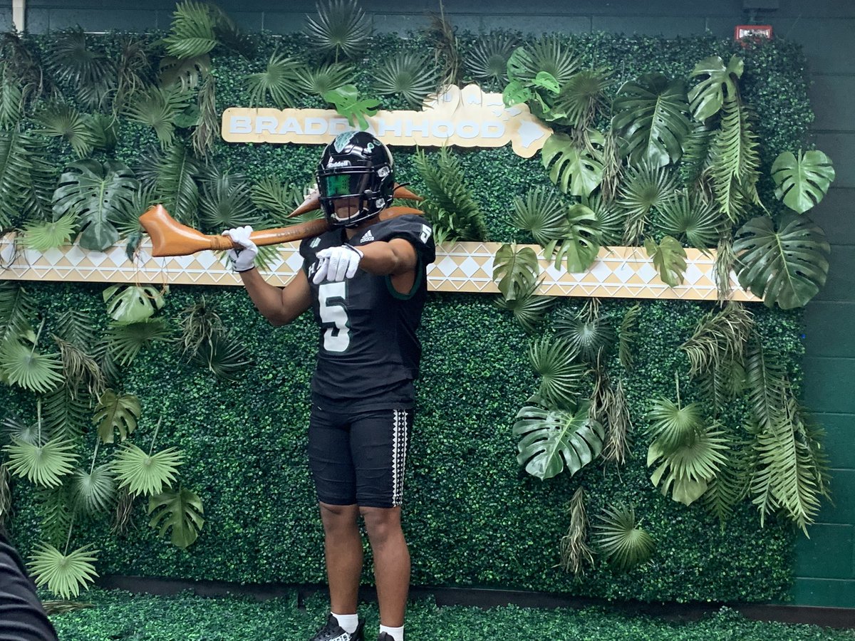 Unofficial visit <a href="/HawaiiFootball/">Hawaii Football</a> <a href="/UH_FBRecruits/">Hawaii Football Recruiting</a> thank you <a href="/ReierSavannah/">Savannah Reier</a> #braddahhood <a href="/CoachTimmyChang/">Timmy Chang</a> <a href="/ursua05/">Jared Ursua</a> <a href="/nastin808/">Nate Ilaoa</a>