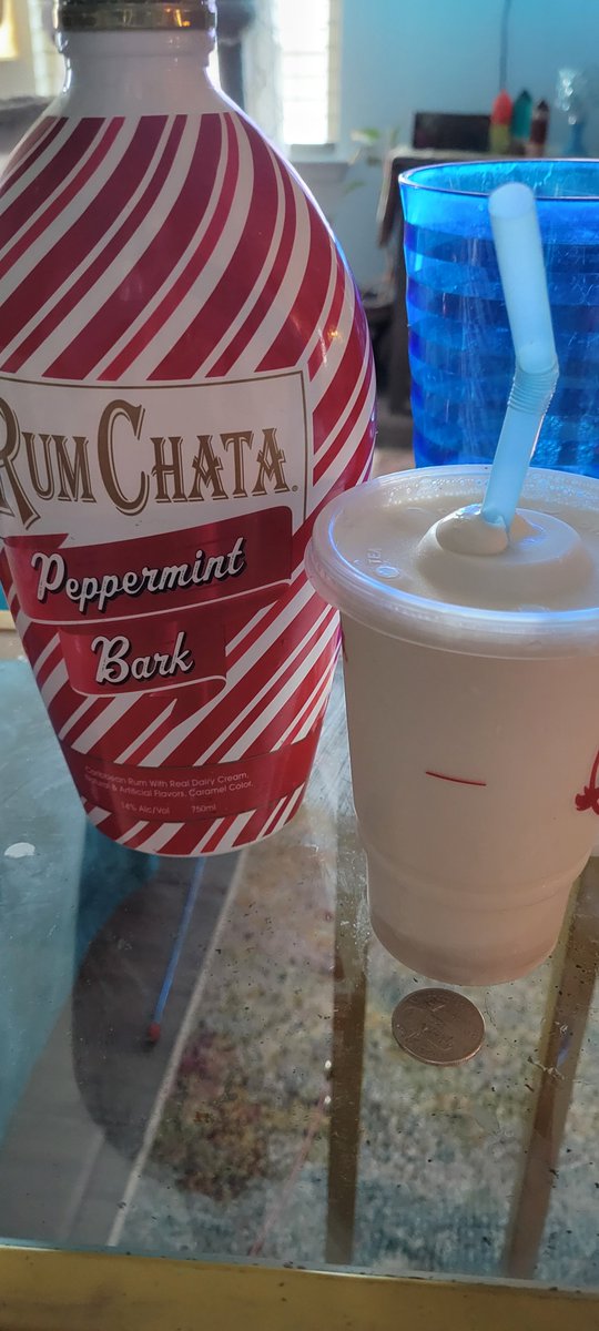 BabyNewt38's tweet photo. Craving a #Wendy's peppermint frosty...heartbroken that they were out...found love again when I realized I still had this in my pantry! It'll have ti do!😉😋🥰😁🥤 #zen night ahead... https://t.co/EJeQVPOLYW