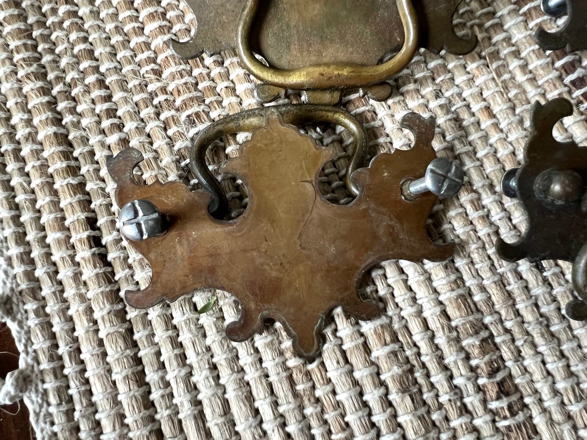 VSeagrape's tweet image. Drawer Pulls, Pairs Vintage Brass Hardware Drawer Pulls Handles, 3'' Center Hardware, Vintage Hardware, Vintage Drawer Pulls, Metal Handles 
etsy.com/listing/145594… #VintagePulls #VintageKnobs