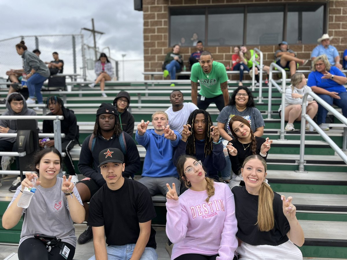 MaydeCreekPals's tweet photo. Supporting our @MCHSramSB tonight against Taylor!! https://t.co/uYbfR1YfTd