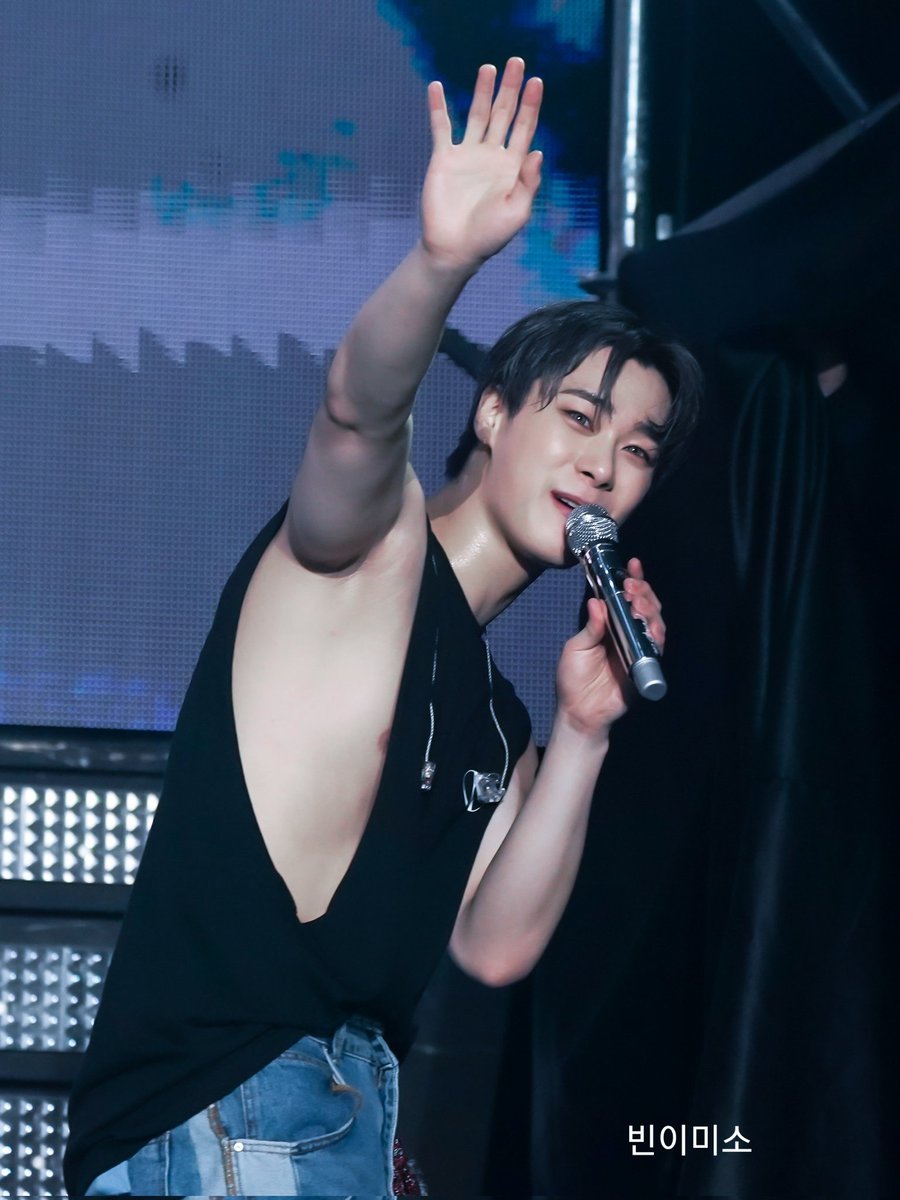 The nip slip 🤣💕