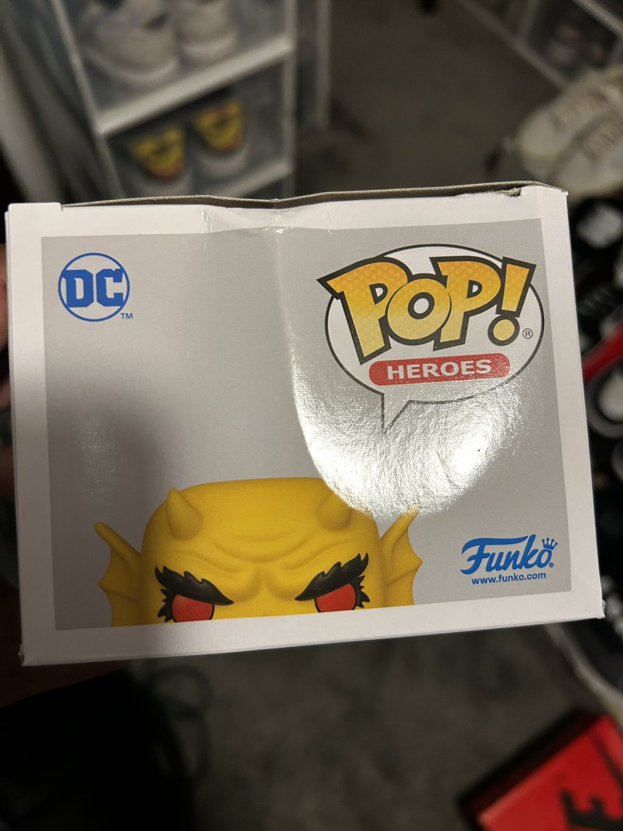 tdragons345's tweet photo. Wait wait wait!! I’m not done. 2 winners will get this awesome pop. Yes it’s the common. One did come with damage. The second winner will get the one with damage, but it’s an awesome pop. Just follow+Retweet+Like for the chance to win. Winners will be chosen on Sunday!!! https://t.co/QFYmC27sh6