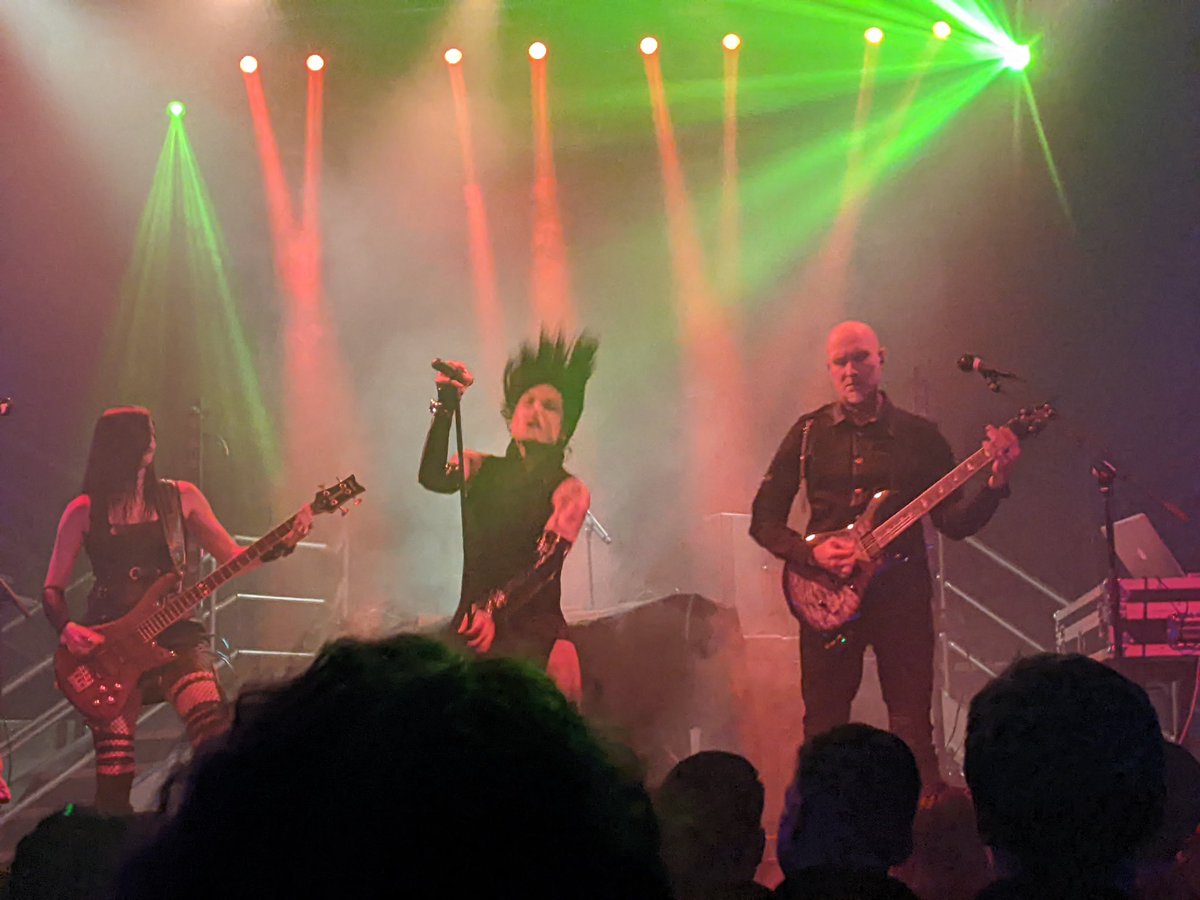 SuicideQueenCA's tweet photo. THANK YOU SAN FRANCISCO!!
Photo by Theremin Barney
#suicidequeen #suicide #queen #industrial #metal #goth #losangeles #kaydolores #tonyhavoc #scarrkevorkian #rongraves #nymphomaniac #copinternational #thereminbarney #deathguild #dnalounge #sanfrancisco https://t.co/job6ReJcHW