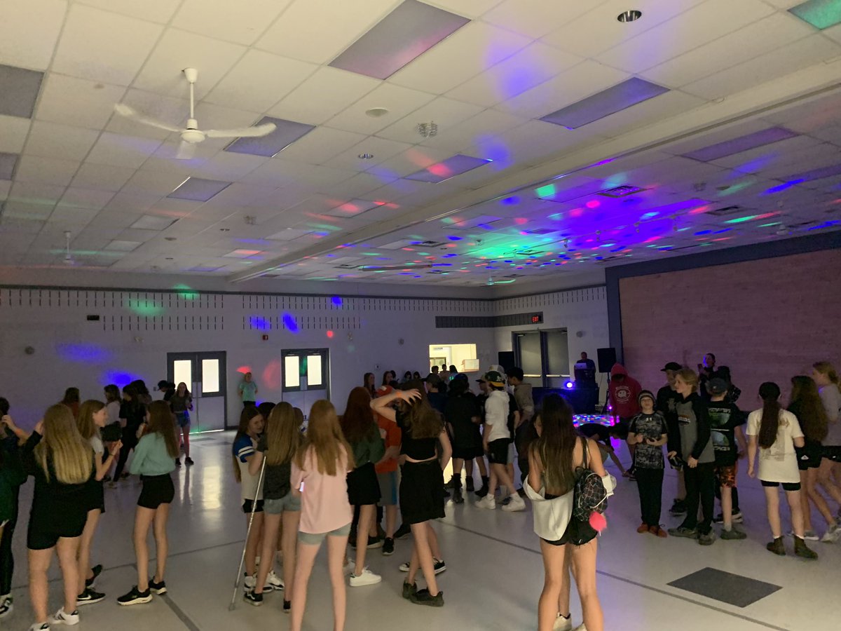LiseDshine's tweet photo. The #PortPerry Skating Club is proud to host a youth community dance night. #WeareDurham @TwpofScugog @RegionofDurham https://t.co/mswEppB0Eq