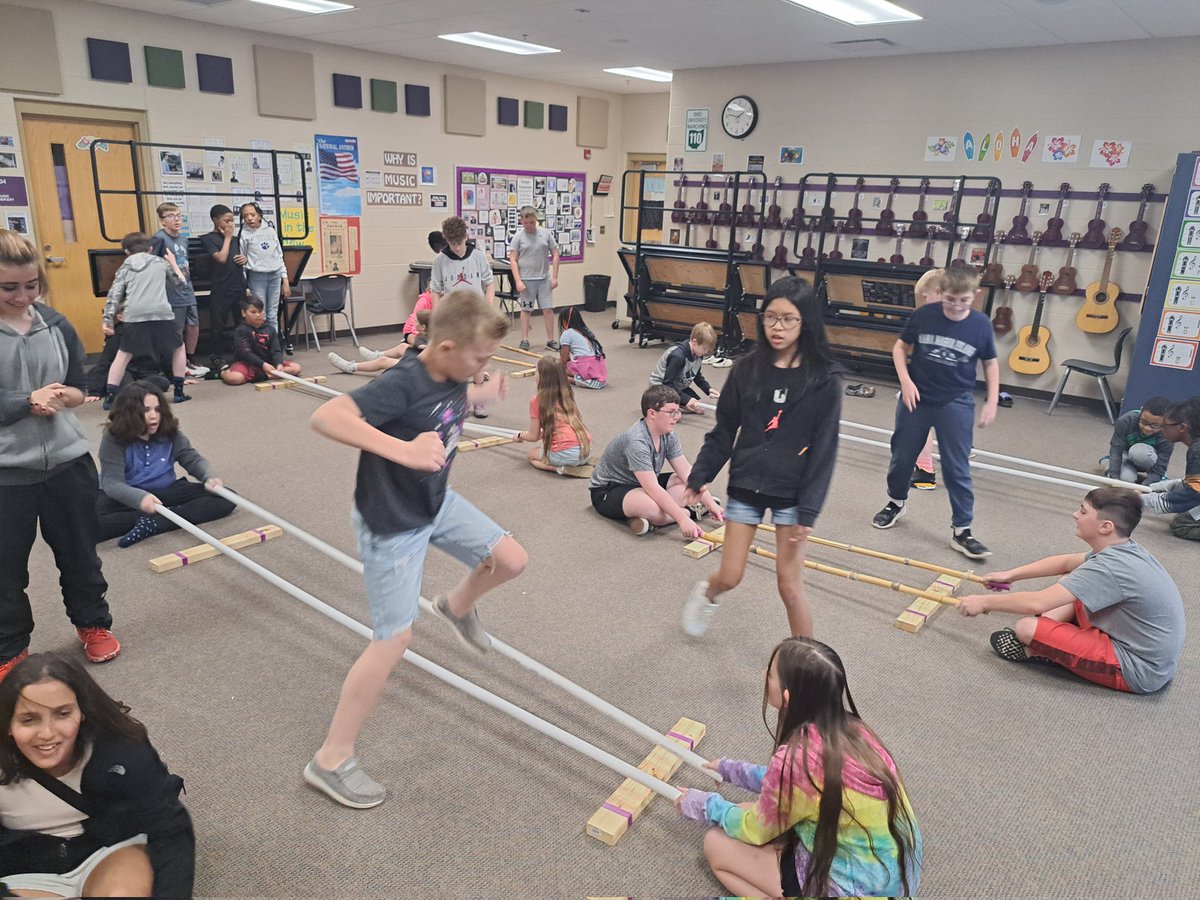LeMusicEdTech's tweet image. Round 1 of 5th graders traveling the world with folk music &amp;amp; dance. Today we learned about tinikling from the Philippines. @TollGateMiddle @PLSDMusic #SEL