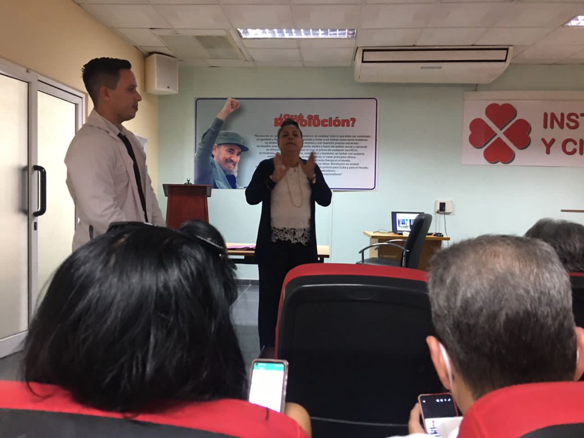 #LatiendoICCCV HOY tuvo lugar en nuestro centro la V Jornada Científica de Residentes acompañados por Dr.C. José A. Veliz Gutiérrez-Decano [Facultad de Ciencias Médicas- Manuel Fajardo] y otros directivos del centro y facultad. #Nuestas felicitaciones participantes.