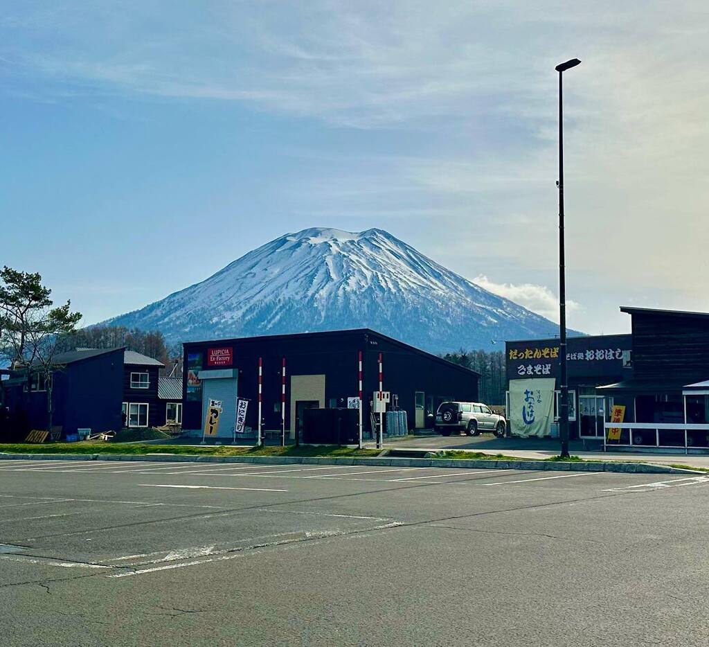 drorthoHKD's tweet photo. ニセコ からおはよう御座います👍
.
めちゃくちゃ爆睡❗️
こっちはやっぱりまだ寒い❄️
.
綺麗な羊蹄山が、朝イチで拝めました🥰
.
.
#函館 #道の駅めぐり #羊蹄山 https://t.co/FwO2hRUYsb