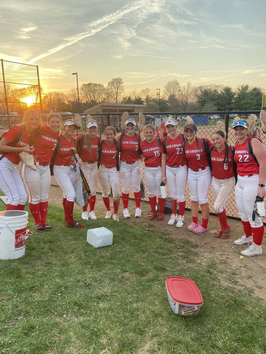 10-0 on the season! GO BULLDOGS!@VHSDawgs #dawgss