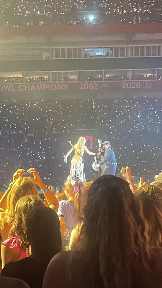 gracieb05169's tweet photo. OMG https://t.co/aifjVhF2oh