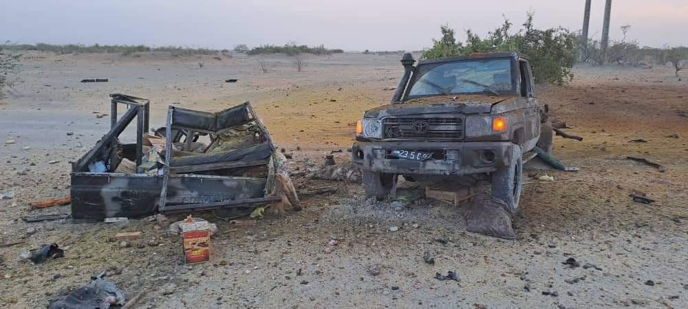 ToudaKaka's tweet photo. #Niger: Dans la région de #Diffa, vers 18h30mn, un véhicule des FDS a sauté sur une mine, le vendredi 14 avril 2023, vers #Yebi, au nord de #Bosso. En attendant un communiqué officiel du gouvernement, on parle des morts et des blessés au sein des FDS. https://t.co/cbTOqeTpaC