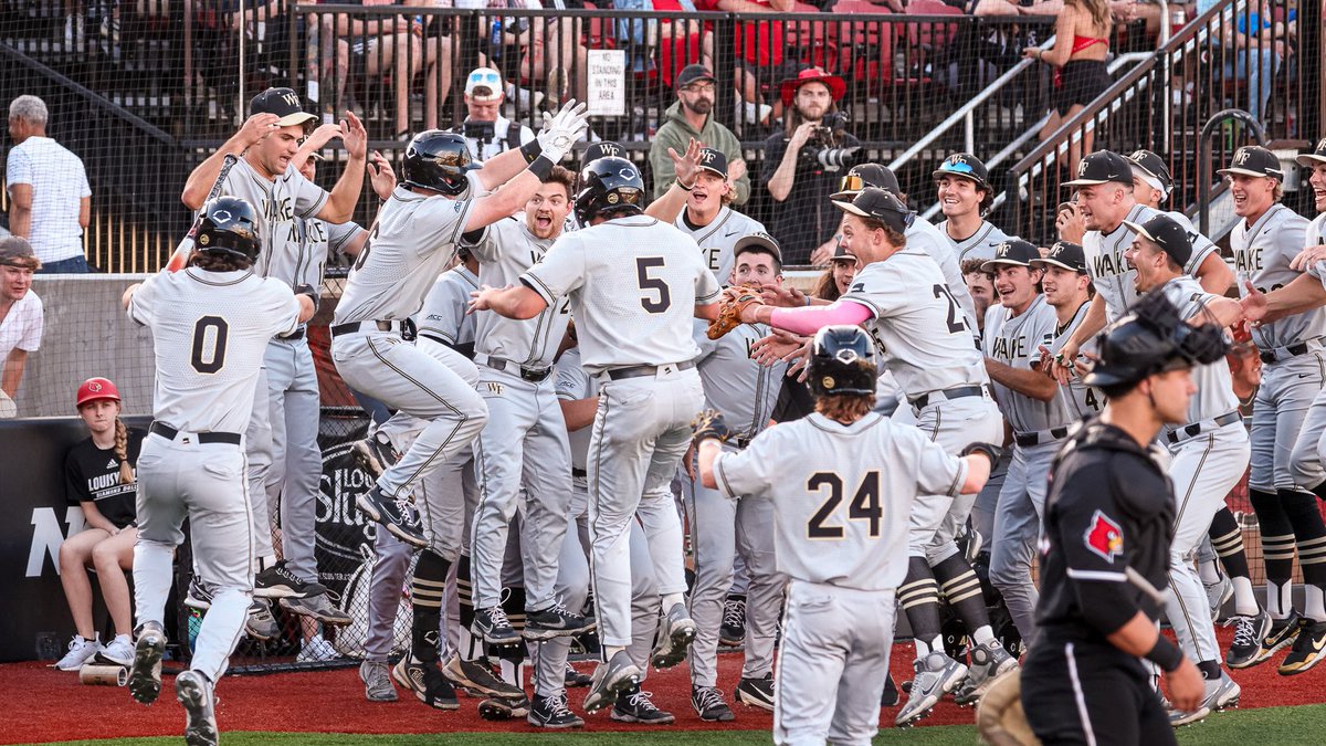 WakeBaseball's tweet photo. Havin fun with it 🎩 https://t.co/oIARgJLnQw