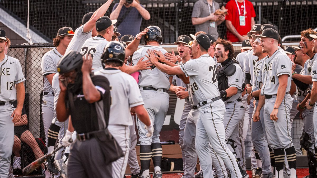 WakeBaseball's tweet photo. Havin fun with it 🎩 https://t.co/oIARgJLnQw