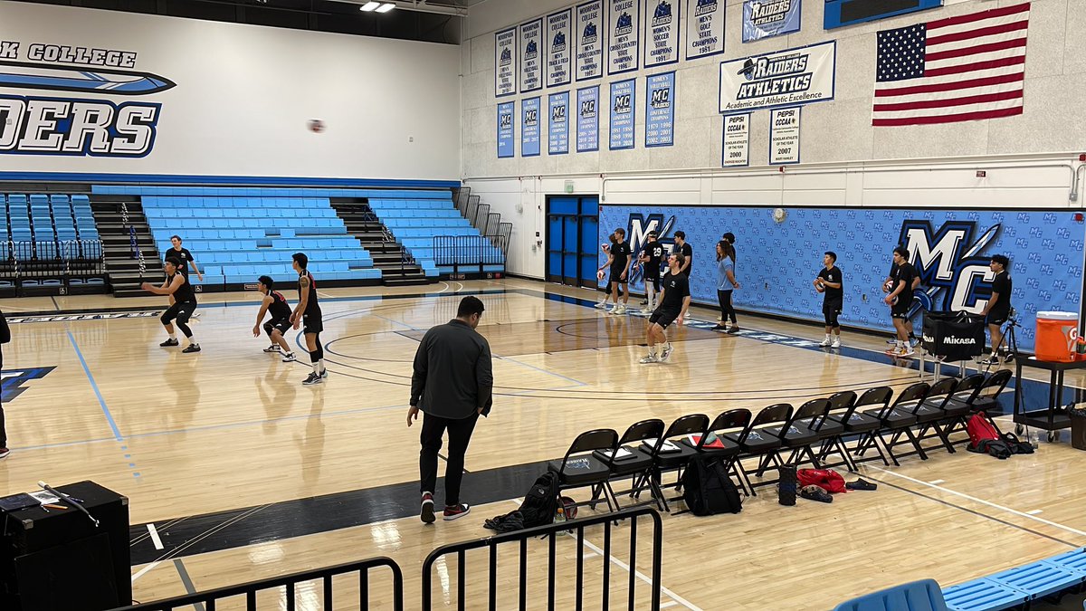 MCFTMA's tweet photo. @MC_Raiders v @PierceBrahmas Volleyball LIVE at 6pm on YouTube. hit up https://t.co/FFKCPkr5W8 for the hook up. https://t.co/JrcKxqh1yJ