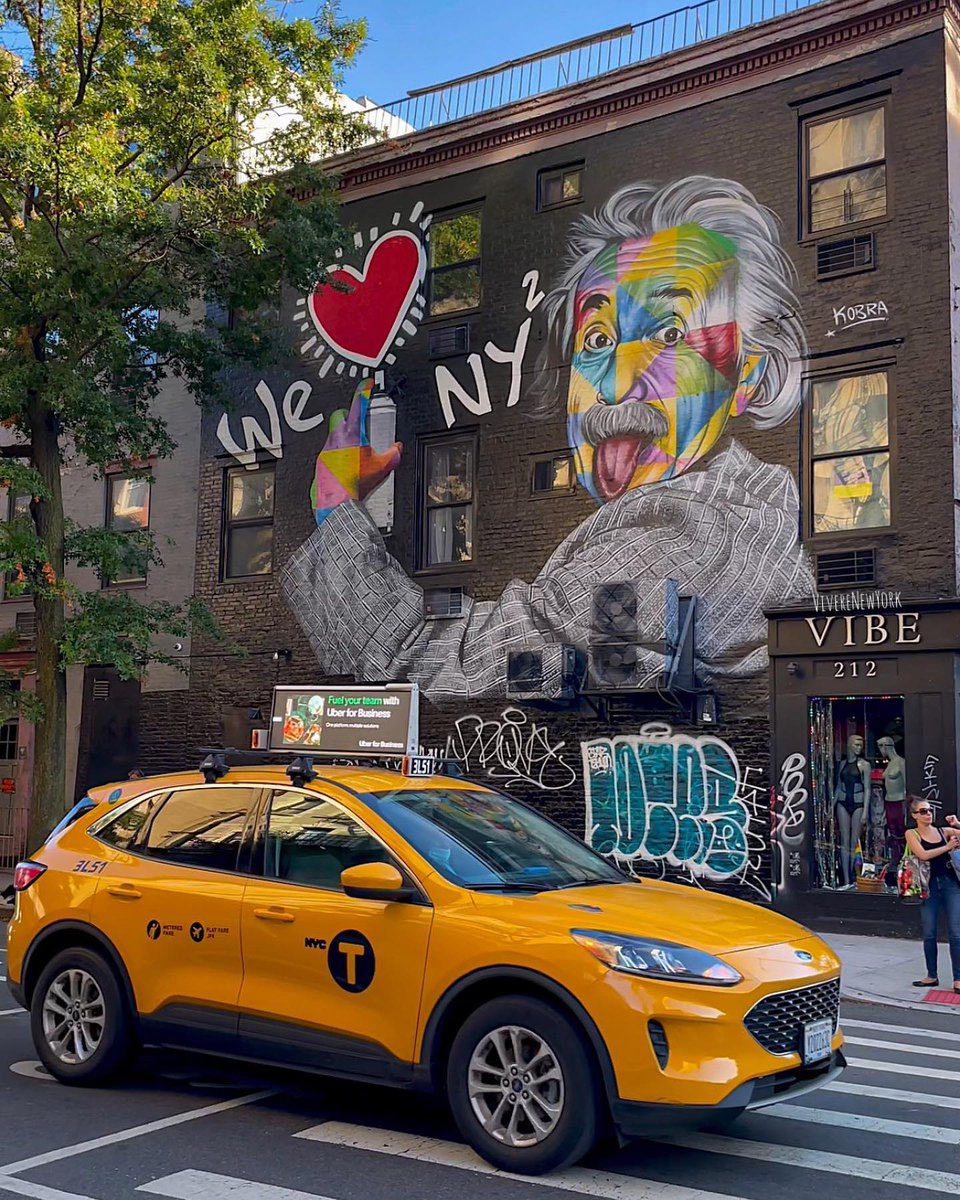 viverenewyork Street vibes from one of my fav corners in Chelsea 🚕💛🔥
This is also one of my fav @kobrastreetart murales, and I love how it matches the new We❤️NYC 
📍 212 8th Ave, New York
#nyctourism #whatsgoodnyc #taxi #yellowtaxi #kobra #kobrastreetart #chelseanyc #weloveny