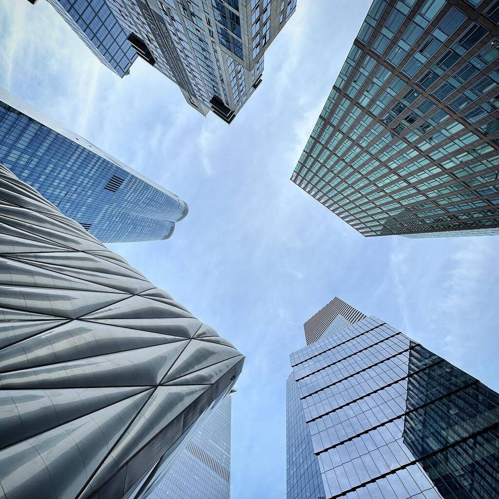 Five Tops instagr.am/p/CrCVHNrJT3r/