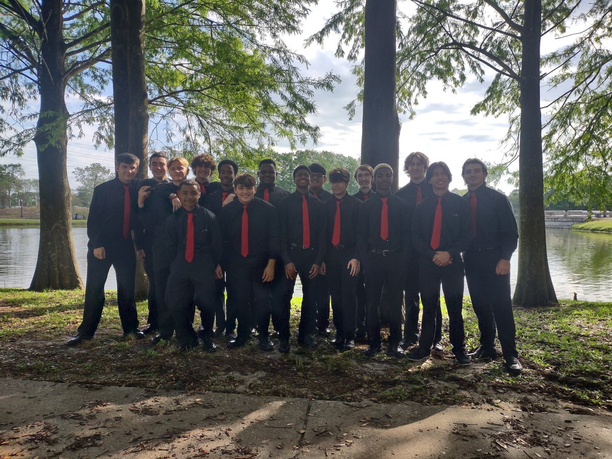 high_veroband's tweet photo. What a great day! VBHS Jazz performed at the legendary Lakeside Jazz Festival for the first time ever! 🎵🎶 https://t.co/mQImS0GTjI