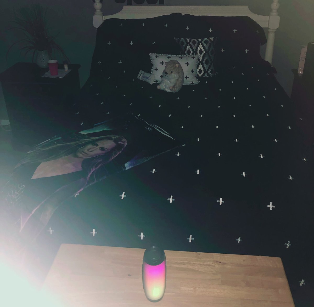 imwideawake30's tweet photo. New bedroom theme. 😌🖤✨

Taking a break from -baby yoda- for now.

#charmed #piperhalliwell #bedcoverset https://t.co/aQ32eaW2qu