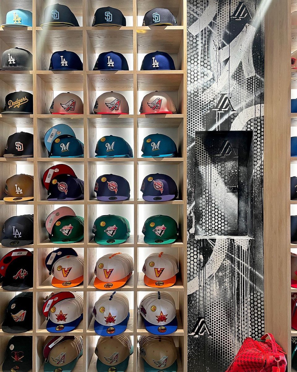 slickdesignusa's tweet photo. A sneak preview of our latest retail design project in LA. Now open and second retail store designed for Capanova LA. It all came together from sketch to completion. Final pictures coming soon! #love #archistar #designjunkie #retail #storedesign @RoccoLaudizio https://t.co/921sRBPCYB