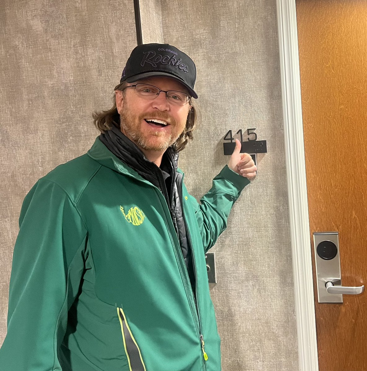 With my birthday being on April 15, I assume it’s only appropriate the #WaterfrontMarriott gave us room 415 #April15 #Seattle