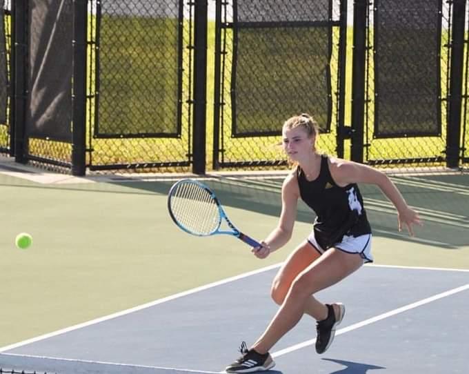 Parsa Bombs 💣 tweet media