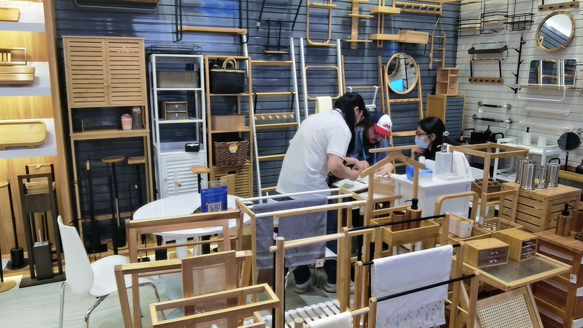 Echo14856483's tweet photo. The Canton Fair officially begins today! 🧐
Warmly welcome to visit Aspire booth! 🤗 🤗
#cantonfair2023 #aspire #homedecoration #bathroom https://t.co/Ry9lYtYXsZ